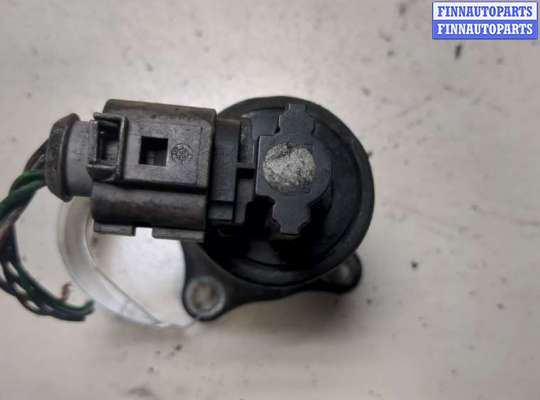 купить Клапан рециркуляции газов (EGR) на Opel Vivaro 2001-2014
