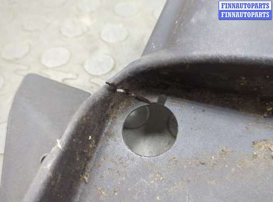 купить Жабо под дворники (дождевик) на Volkswagen Golf Plus