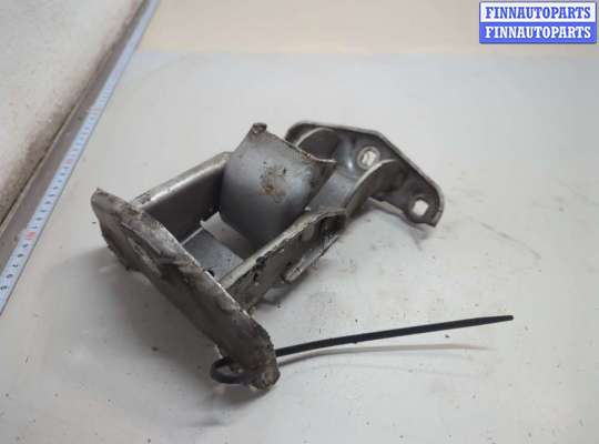 Петля двери RN1591019 на Renault Trafic 2001-2014