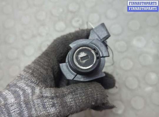 купить Кнопка открывания багажника с крышки на Mercedes E W212 2009-2016