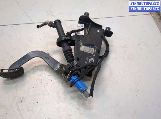 купить Педаль сцепления на Renault Megane 3 2009-2016