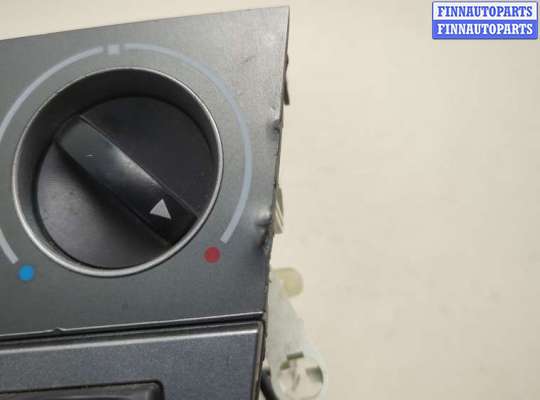 купить Переключатель отопителя (печки) на Toyota Matrix 2002-2008