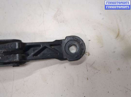купить Щеткодержатель на Renault Megane 1996-2002