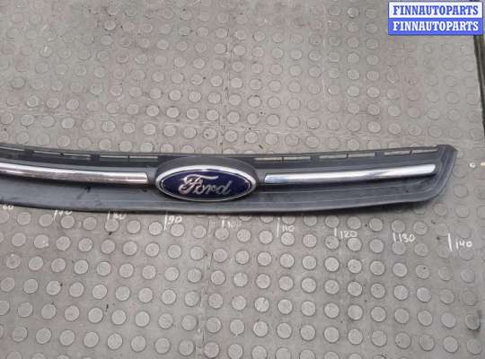купить Решетка радиатора на Ford Escape 2012-2015