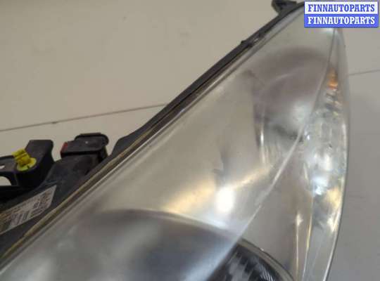 Фара передняя на Peugeot 207