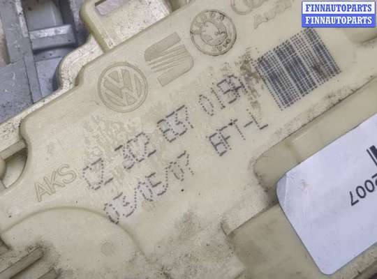 купить Замок двери на Audi Q7 2005-2015