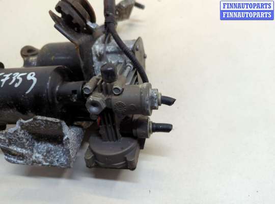 Компрессор пневмоподвески (насос) на Land Rover Discovery III