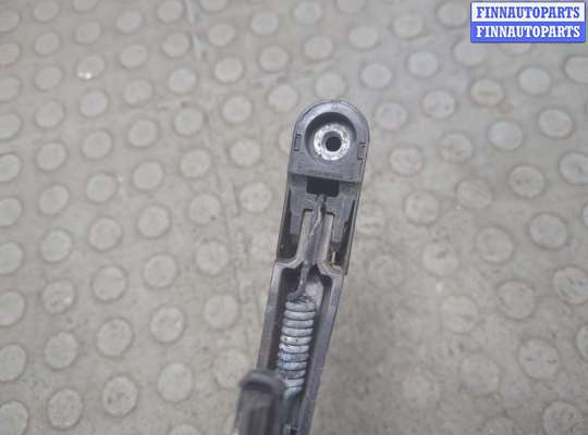 Поводок дворника на Citroen C-Crosser