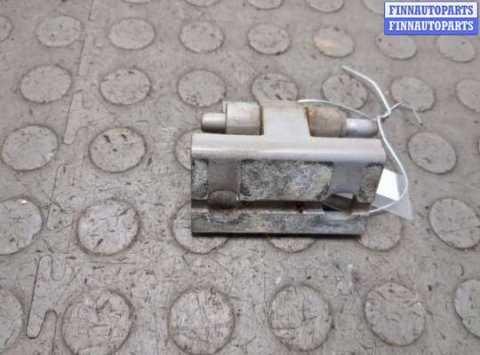 Петля двери