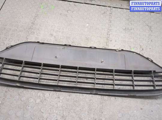 купить Заглушка (решётка) бампера на Ford Focus 2 2008-2011