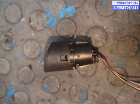 купить Кнопка старта (запуска двигателя) на Renault Megane 2 2002-2009