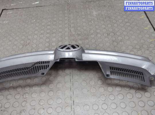купить Решетка радиатора на Volkswagen Golf 5 2003-2009