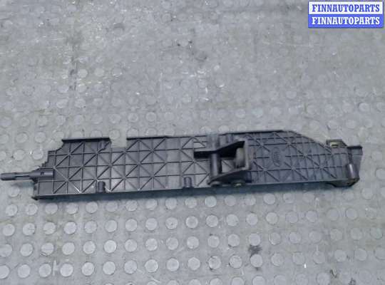 купить Кронштейн радиатора на Land Rover Discovery 4 2009-2016