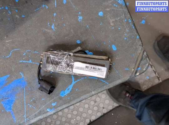 купить Кнопка открывания багажника с крышки на Volkswagen Passat 5 2000-2005