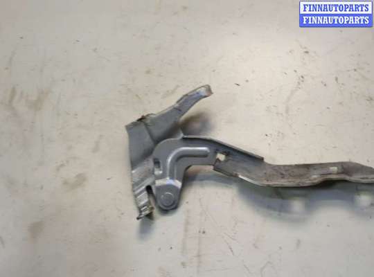 Петля капота