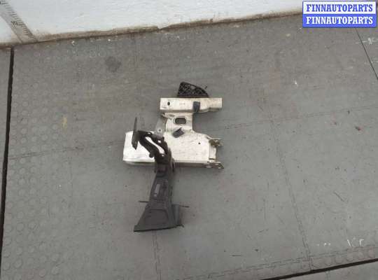 купить Кронштейн усилителя бампера на Renault Scenic 2003-2009