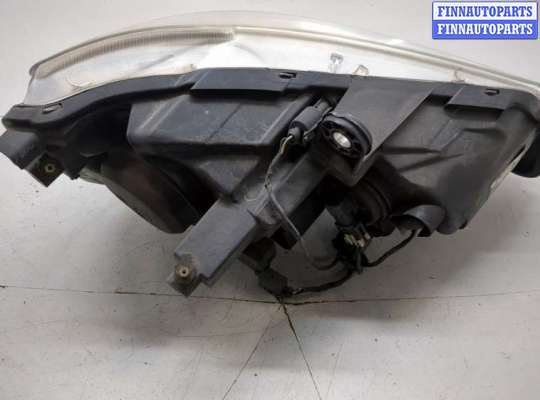 Фара передняя на Chrysler Grand Voyager V (RT)