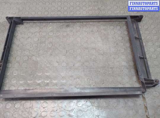 Кронштейн радиатора VL529919 на Volvo XC90 2002-2014