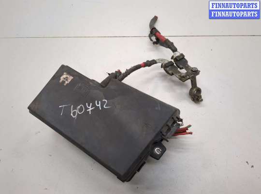 Блок предохранителей VL561574 на Volvo S40 2004-2012