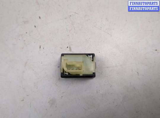 купить Кнопка открывания багажника салонная на BMW 5 F10 2010-2017