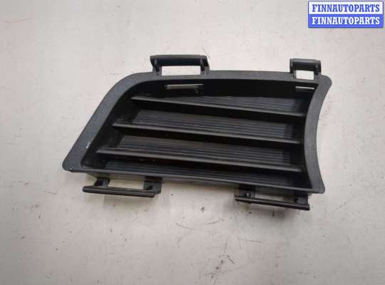 Заглушка (решётка) бампера PN14691 на Pontiac Vibe 1 2002-2008