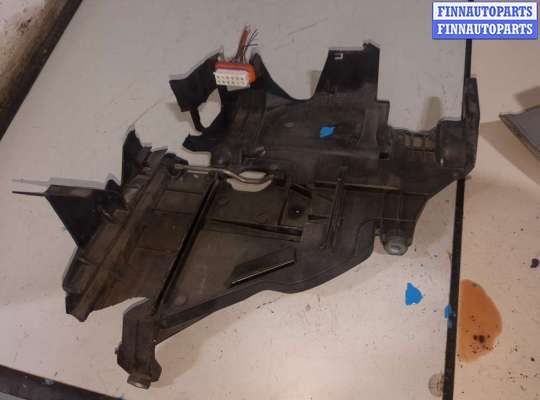 купить Кронштейн фары на Volkswagen Touareg 2002-2007