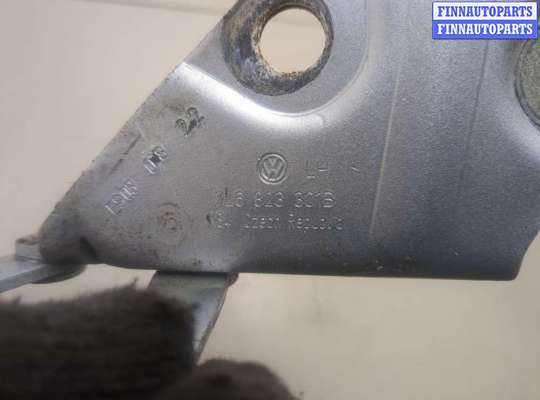 купить Петля капота на Volkswagen Touareg 2007-2010