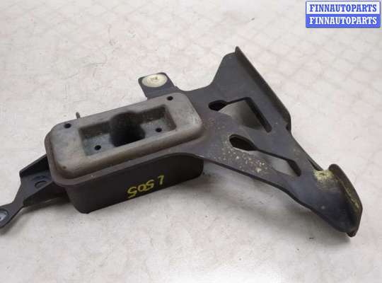 купить Кронштейн подрамника на Porsche Cayenne 2010-2018