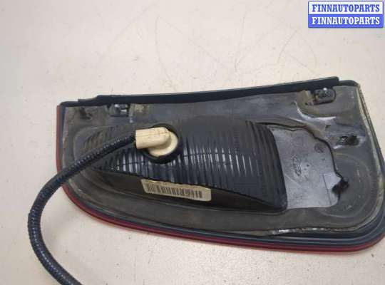 купить Фонарь крышки багажника на Lincoln Navigator 2002-2006