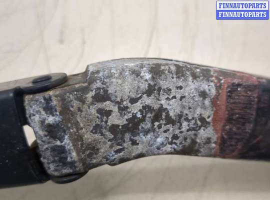Поводок дворника на Toyota Camry XV40