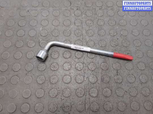 купить Ключ балонный на Volvo XC90 2002-2014