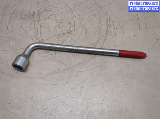 купить Ключ балонный на Volvo XC90 2002-2014