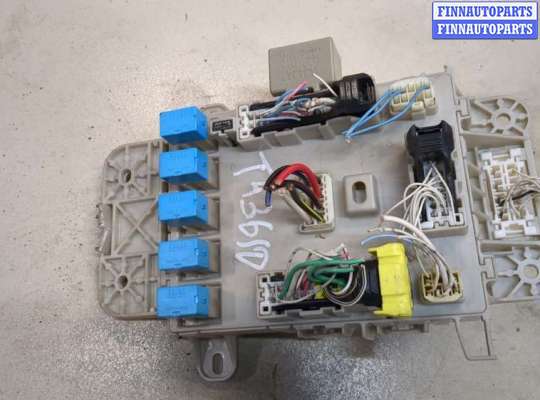 купить Блок предохранителей на Toyota RAV 4 2000-2005