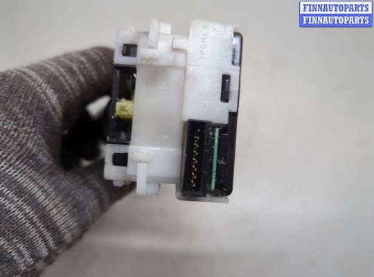 купить Переключатель поворотов на Nissan Note E11 2005-2013