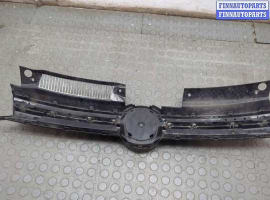 купить Решетка радиатора на Volkswagen Golf 6 2008-2012