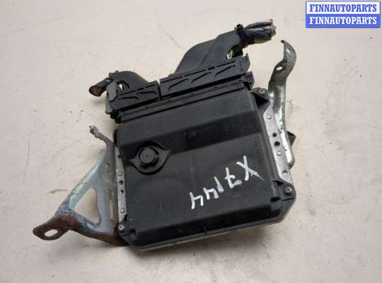 Блок управления двигателем TT933080 на Toyota Auris E15 2006-2012