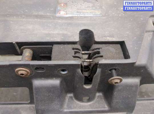 купить Рамка передняя (телевизор) на Volkswagen Golf 5 2003-2009