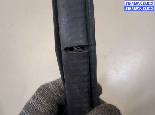 купить Уплотнитель на Volkswagen Polo 2009-2014