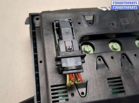 купить Дисплей компьютера (информационный) на Opel Zafira B 2005-2014