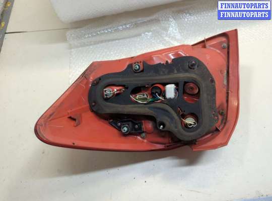 Фонарь задний на Toyota Auris I (E150)