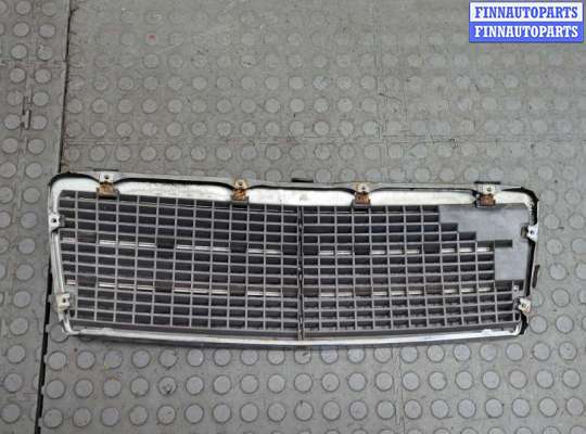 купить Решетка радиатора на Mercedes C W202 1993-2001