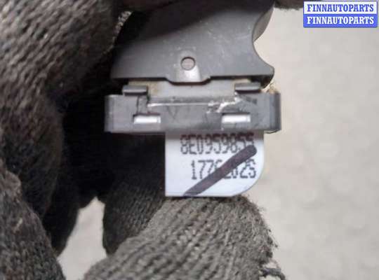 купить Кнопка стеклоподъемника (блок кнопок) на Audi A4 (B7) 2004-2009