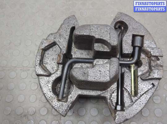 купить Набор инструментов штатный на Citroen C5 2001-2004