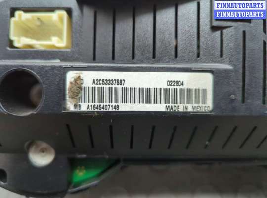 Щиток приборов на Mercedes-Benz ML (W164)