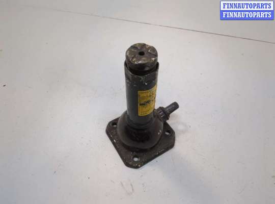 Домкрат на Toyota Land Cruiser 100