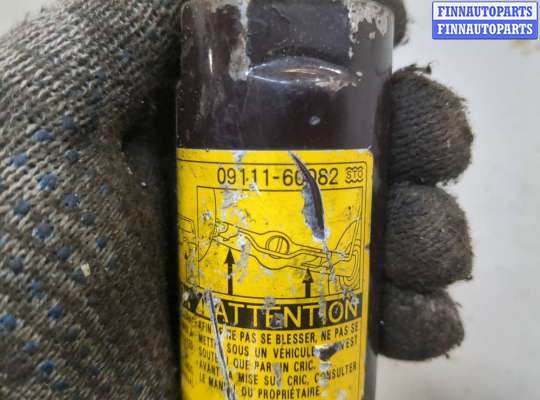 Домкрат на Toyota Land Cruiser 100