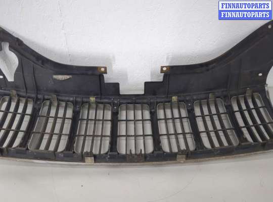 купить Решетка радиатора на Jeep Grand Cherokee 2004-2010