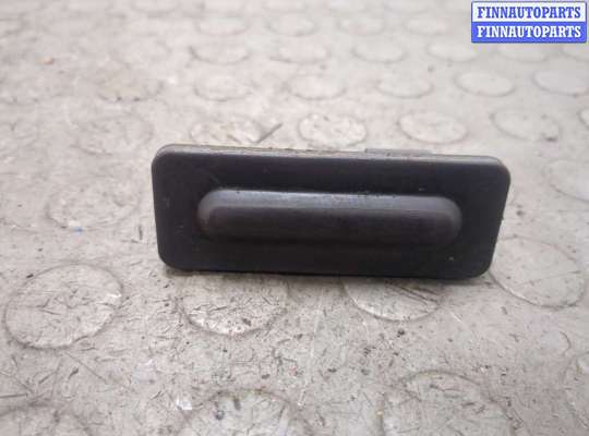 купить Кнопка открывания багажника с крышки на Peugeot 2008 2013-2019