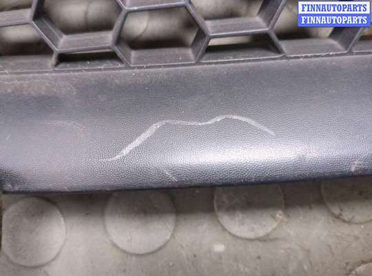 купить Решетка радиатора на Dacia Sandero 2013-2020