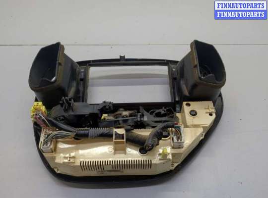 купить Пластик центральной консоли на Toyota Tundra 2000-2006